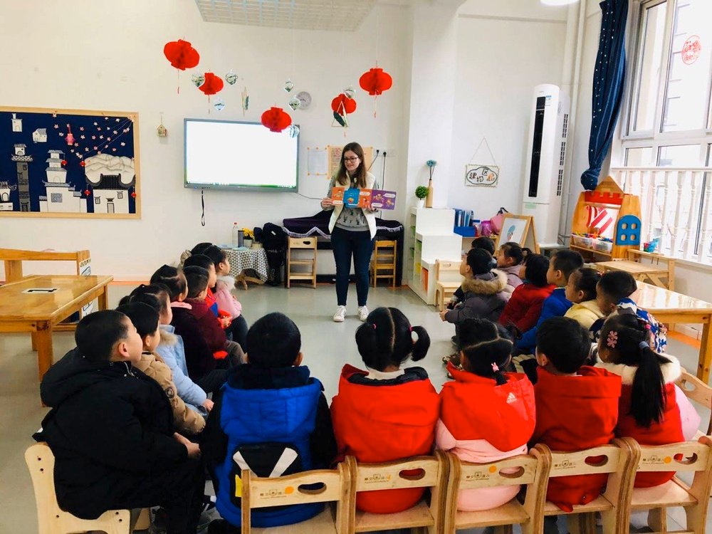 teaching english to a classroom of students in china with a tefl certificate