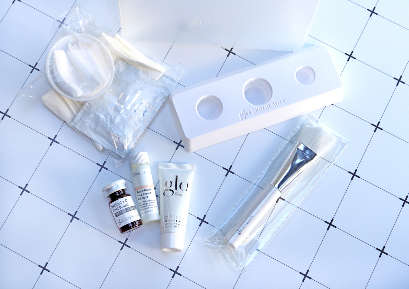 Glo Skin Beauty Retinol Plus C Smoothing Peel in a Box