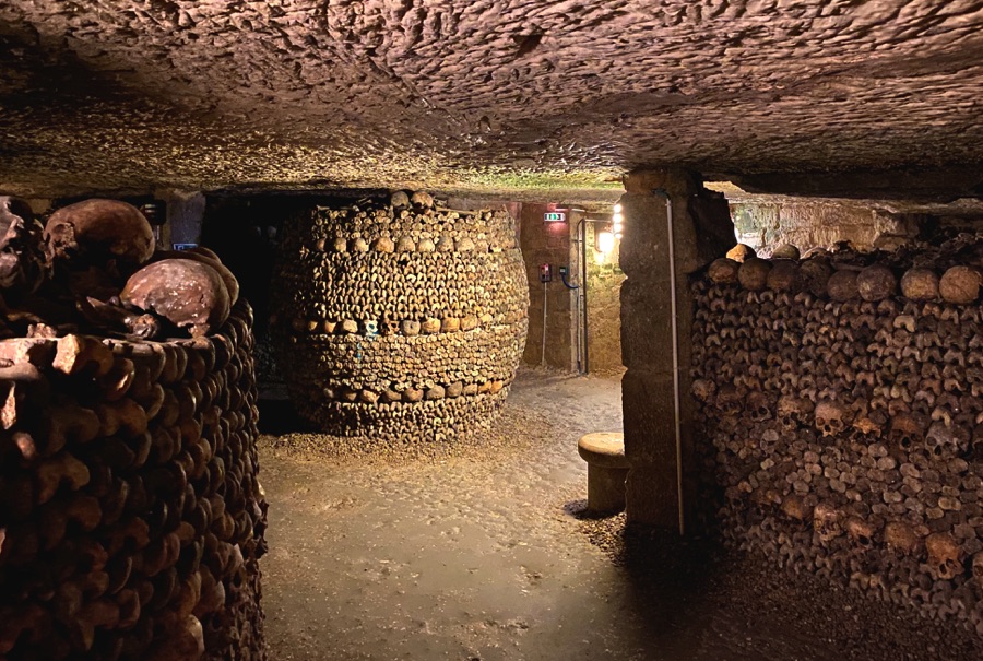 paris catacombs