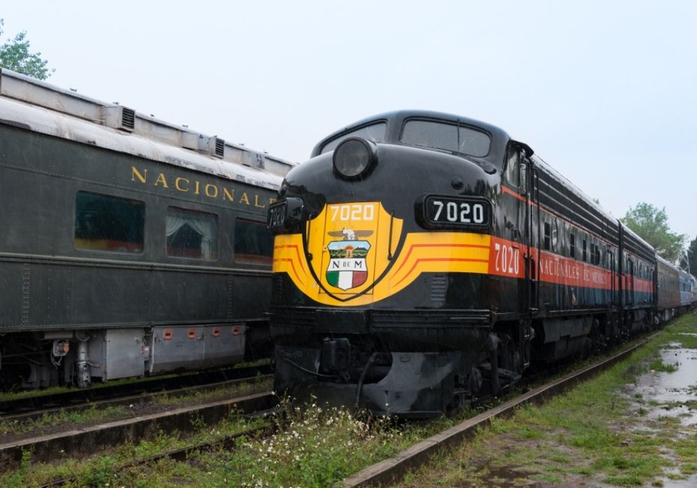 learn about trains in Mexico