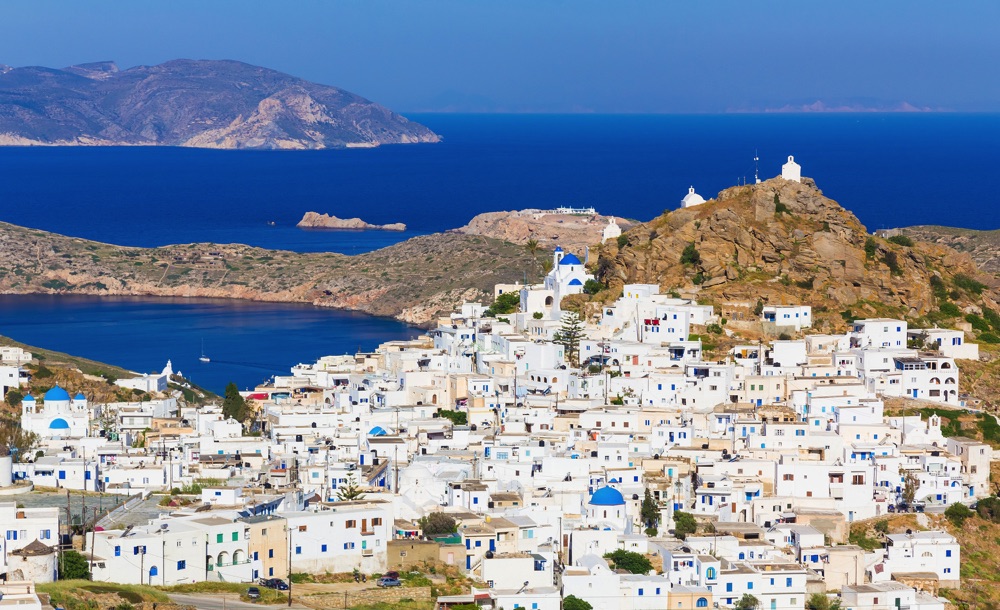 Things to do in Ios climb to the top of Chora