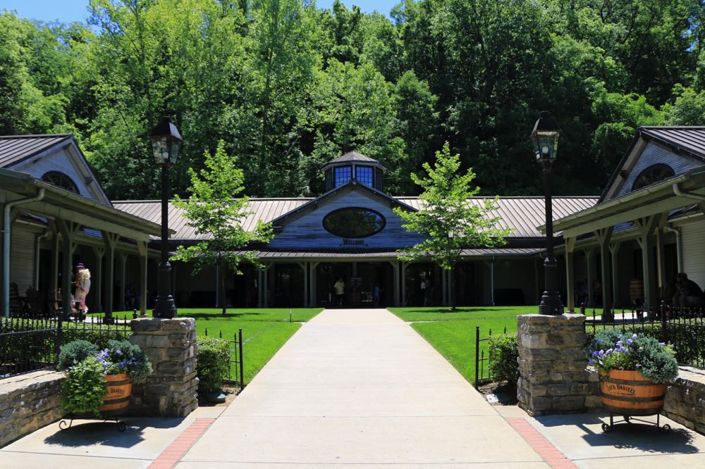 jack daniels distillery