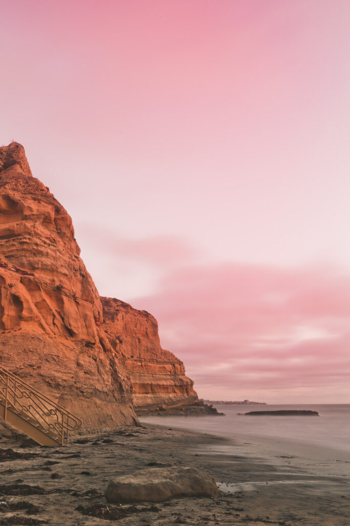 Best Places to Hike in San Diego - The Torrey Pines Beach Hikes in San Diego // Local Adventurer #sd #sandiego #california #visitcalifornia #hiking