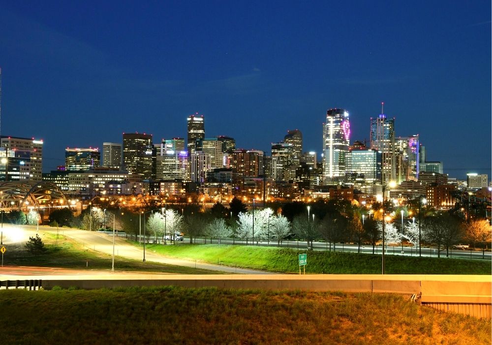 pros and cons of living in Denver CO