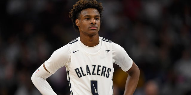 MINNEAPOLIS, MINNESOTA - JANUARY 04: Bronny James #0 of Sierra Canyon Trailblazers looks on during the second half of the game against the Minnehaha Academy Red Hawks at Target Center on January 04, 2020 in Minneapolis, Minnesota.