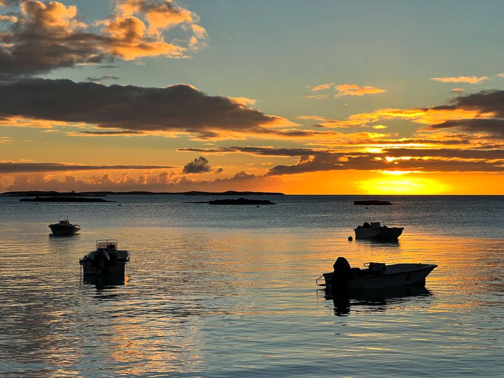 things to do in staniel cay watch sunset.heic