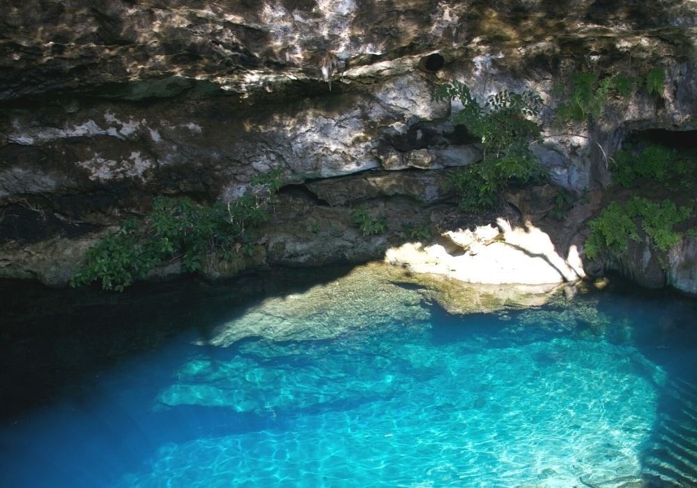 Cenote Yaxbacaltun