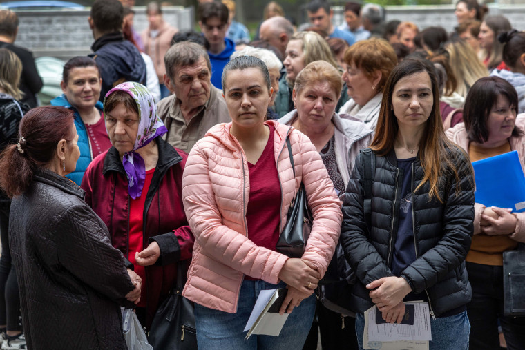 Kryvyi Rih District, Home Of Industry And Zelensky, Offers Aid And Refuge To Displaced