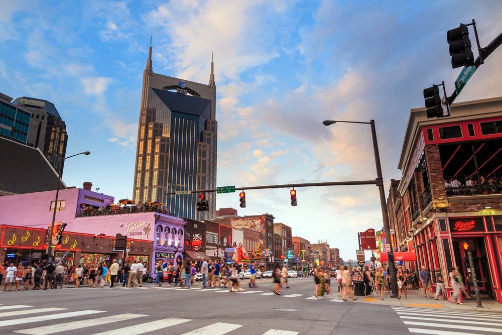 where to stay in nashville on a weekend