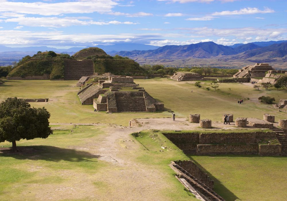 things to do in oaxaca visit monte alban ruins