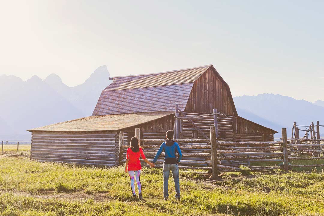 Your Ultimate Guide to Grand Teton National Park Wyoming | Are you visiting Grand Teton? Click this article to see a list of the 11 Best Things to Do in Grand Teton National Park. There is amazing photography spots, camping, scenic drives, and we include a Grand Teton National Park Hiking bucket list // Local Adventurer #grandteton #wyoming #nationalpark