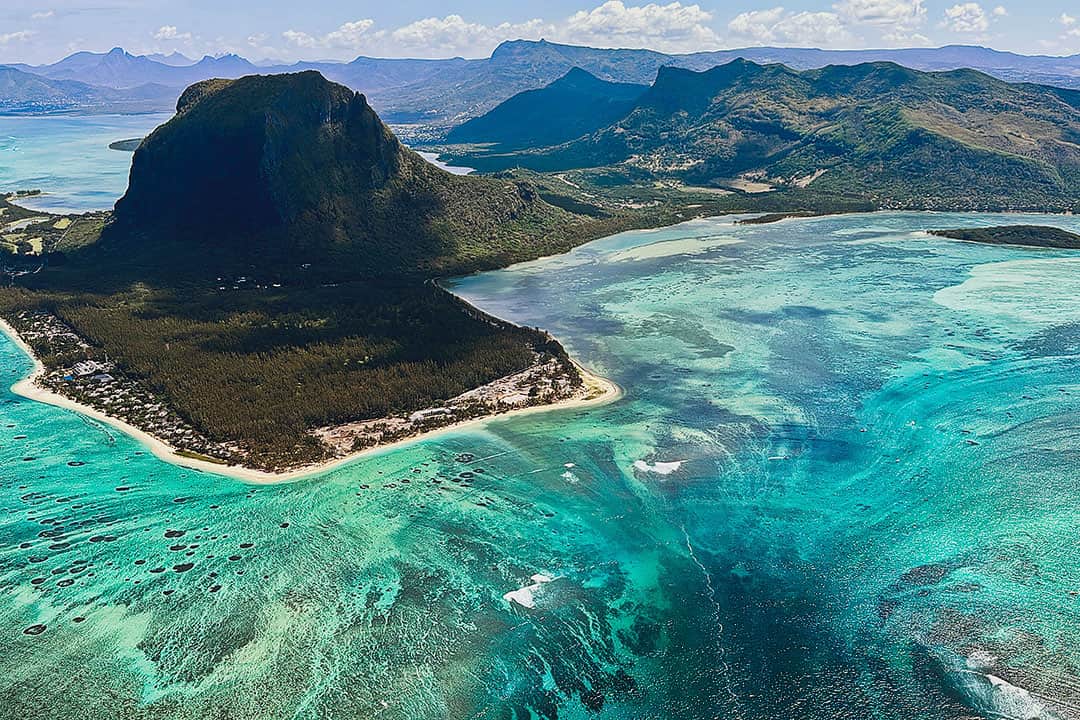 underwater waterfall mauritius