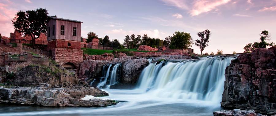 gorgeous long-shutter photo of the waterfall at Sioux Falls, SD