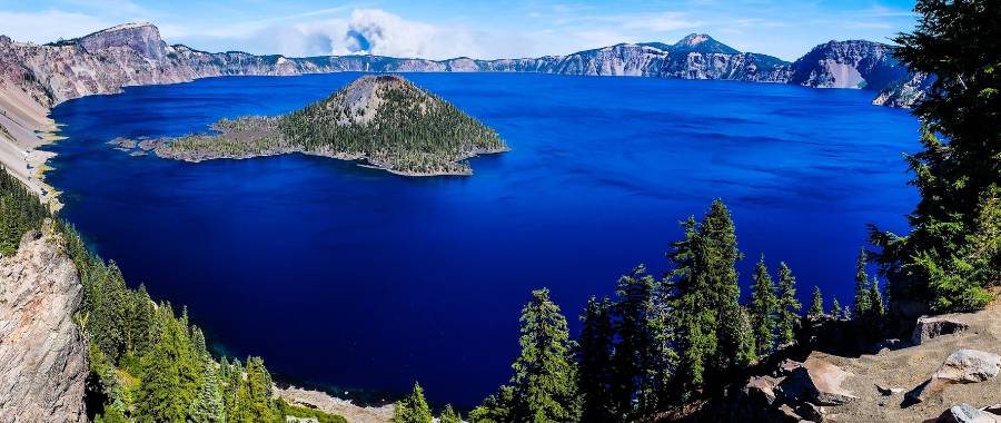 stunning view over the lake at Crater Lake National Park