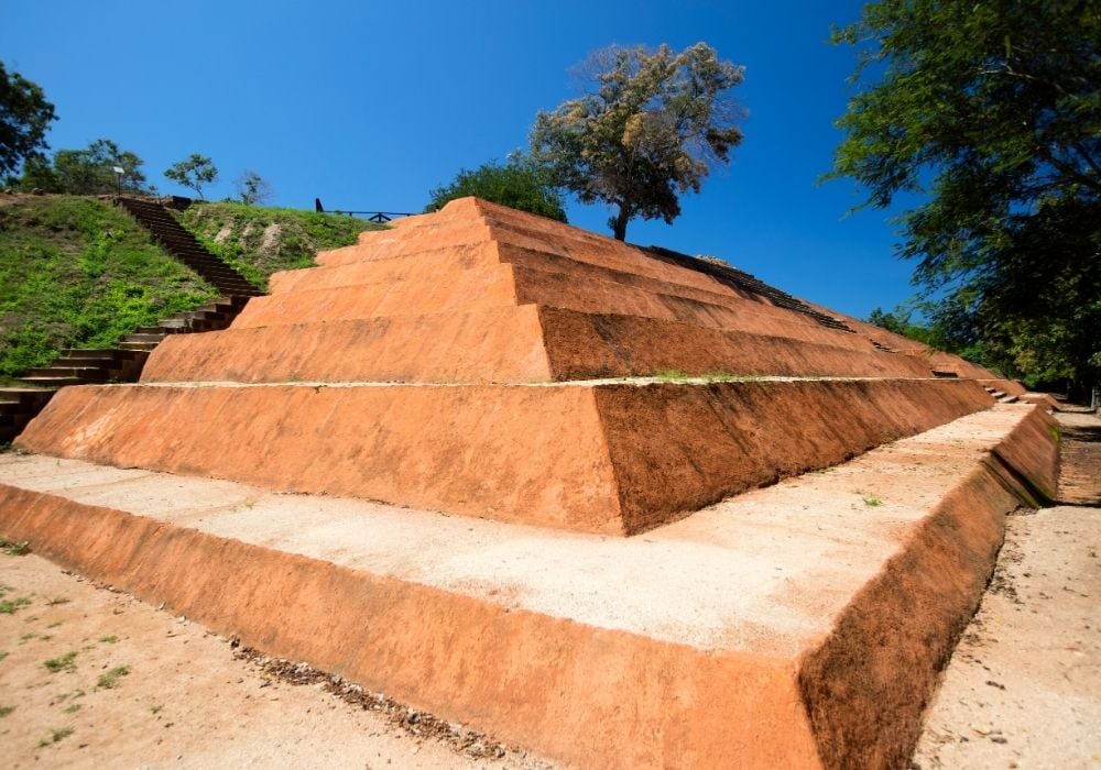 Explore the Xihuacan Archeological Site