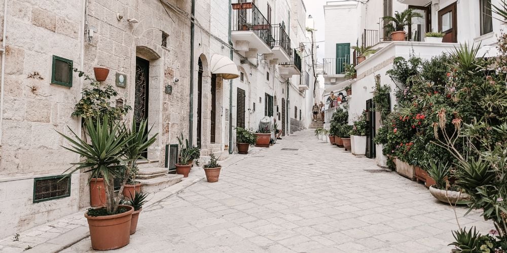 Exploring the narrow streets of Bari on a walking tour