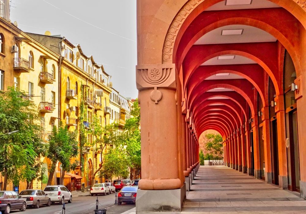 pros and cons of living in Yerevan