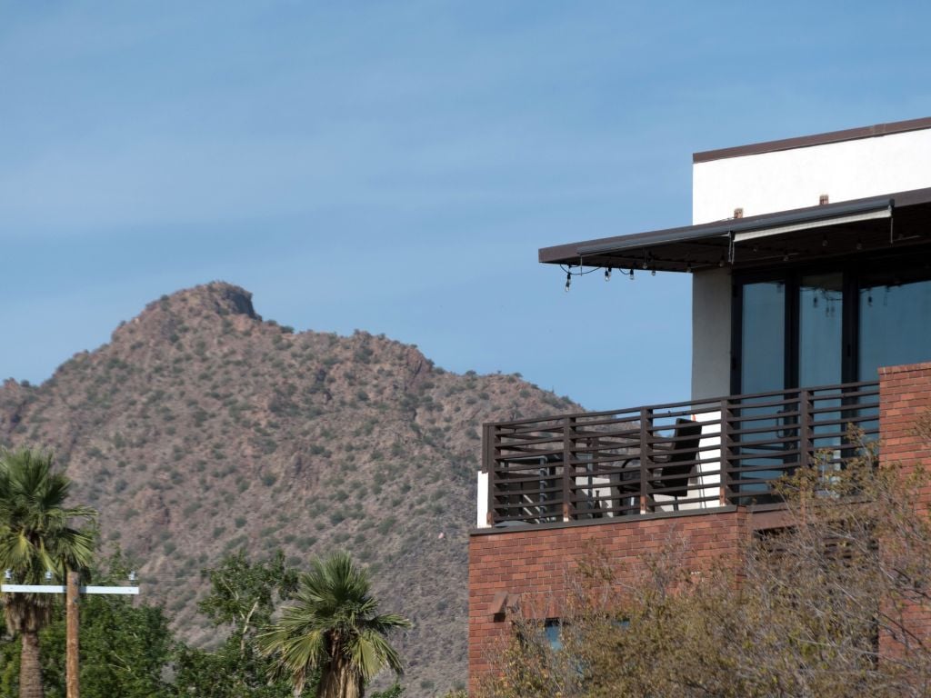 accommodation facing the mountain in old town scottsdale