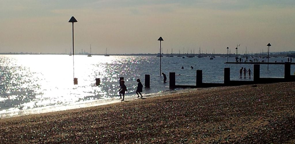 Chalkwell Beach with kids silhouette