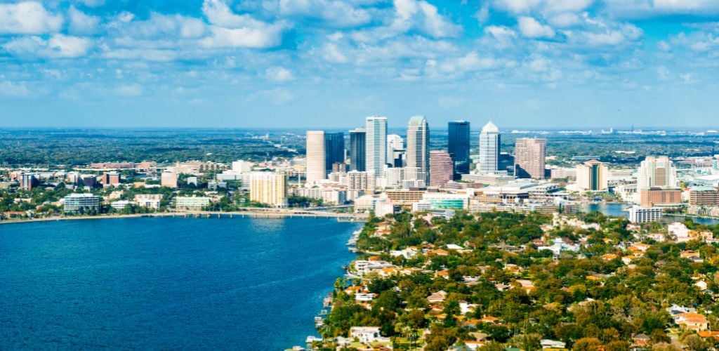 tampa florida skyline with sea things to do in tampa
