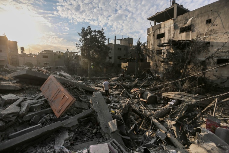 Image: As Israel Continues Bombing Gaza, Humanitarian Situation Becomes Critical