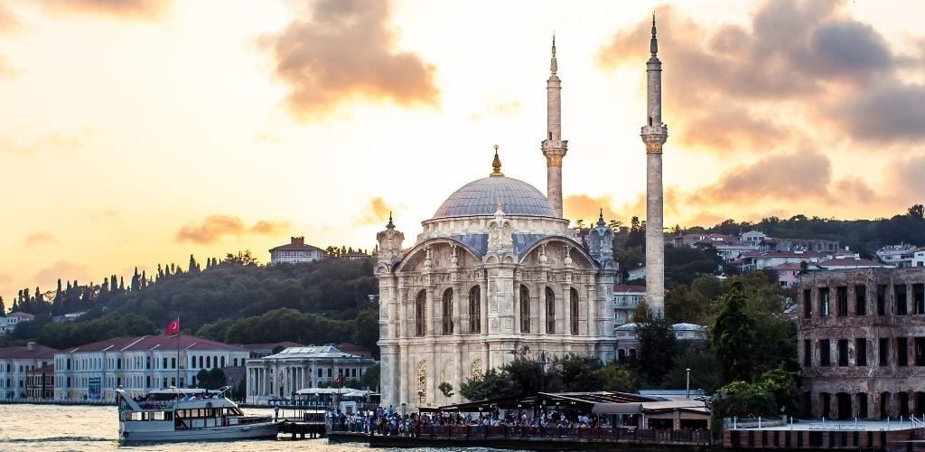 Afternoon on Oratkoy and the mosque