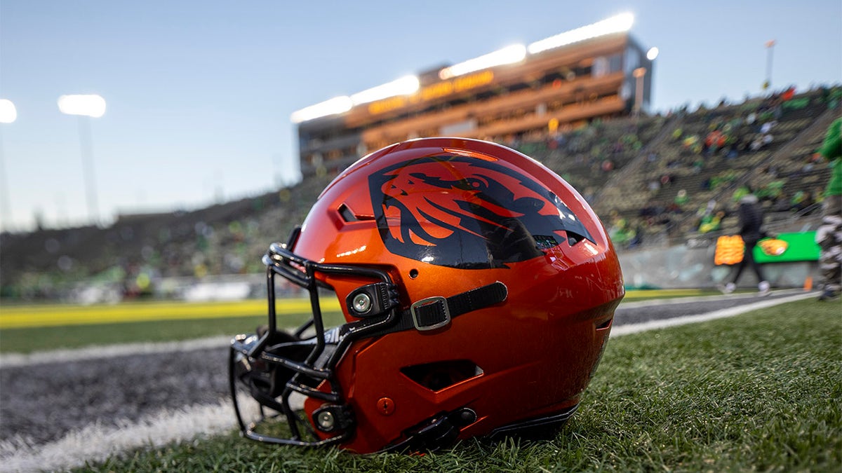 A picture of an Oregon State helmet