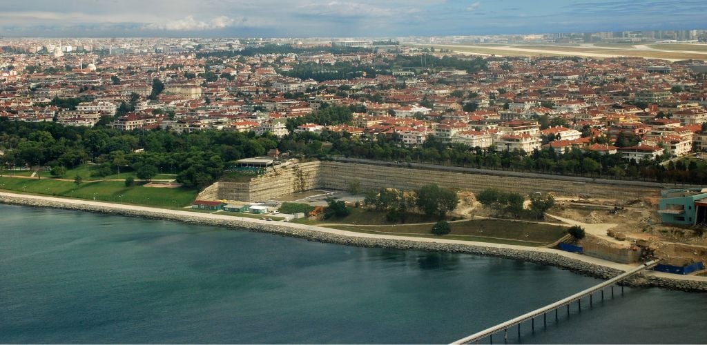 Florya/Istanbul aerial picture, lake and city of Florya