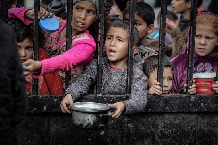 Food aid to families displaced to Southern Gaza amid Israeli attacks