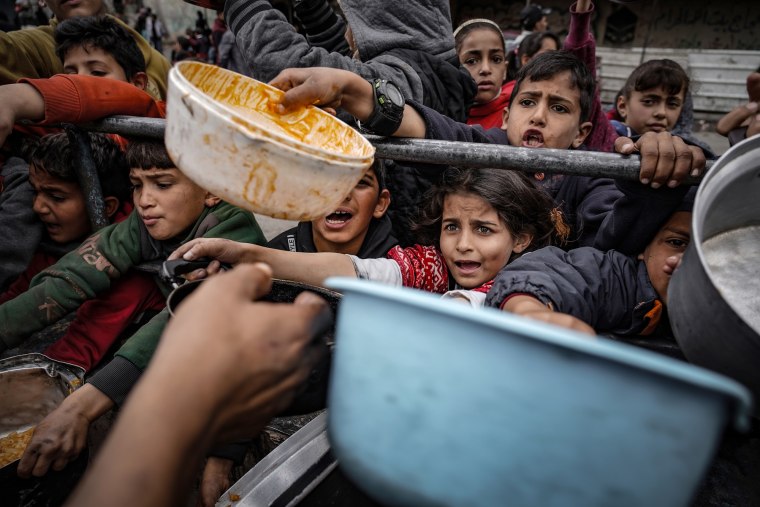 Food aid to families displaced to Southern Gaza amid Israeli attacks