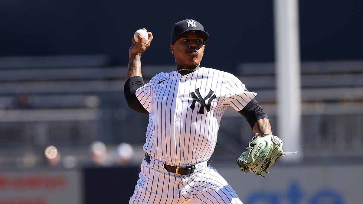 Stroman in Yankees pinstripes