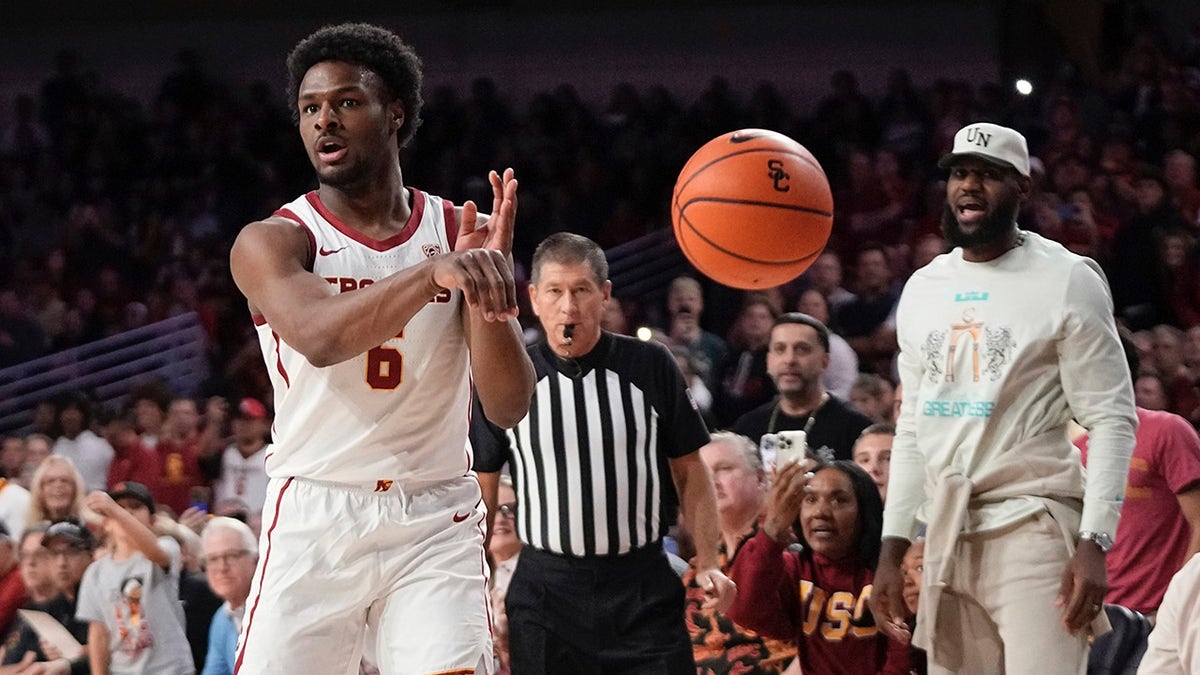 Bronny James makes a pass