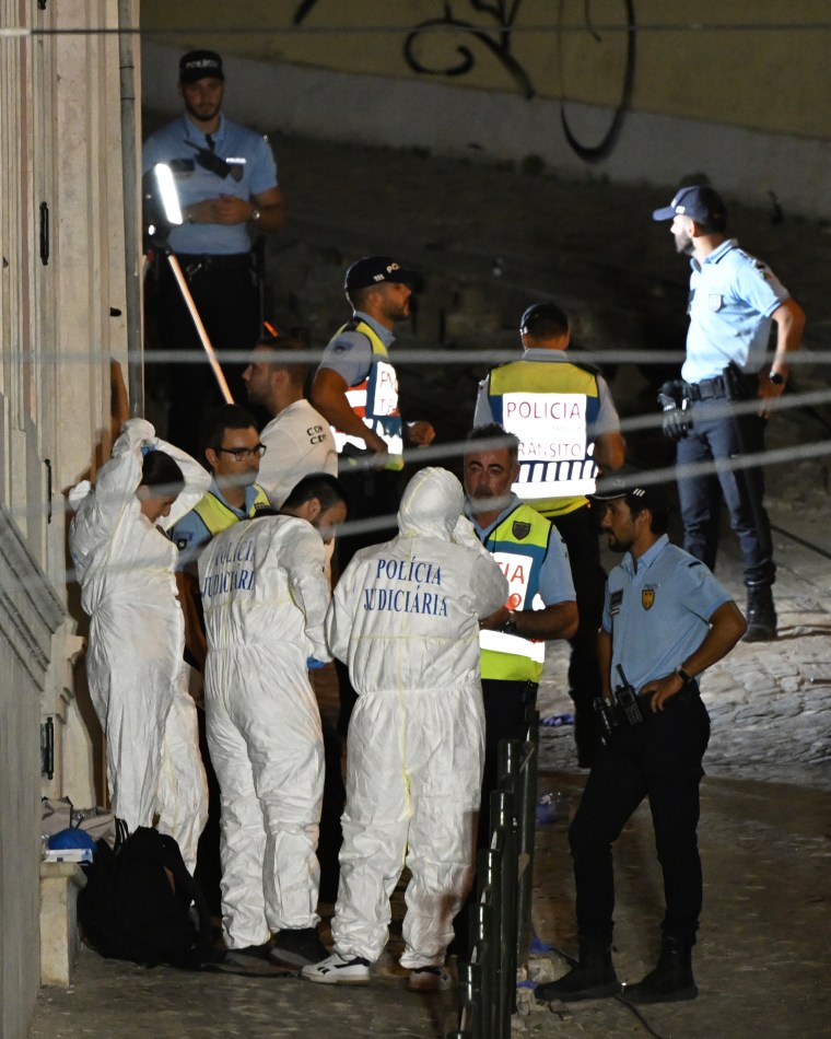 Tram derails In Lisbon killing 15 and injuring 20 people
