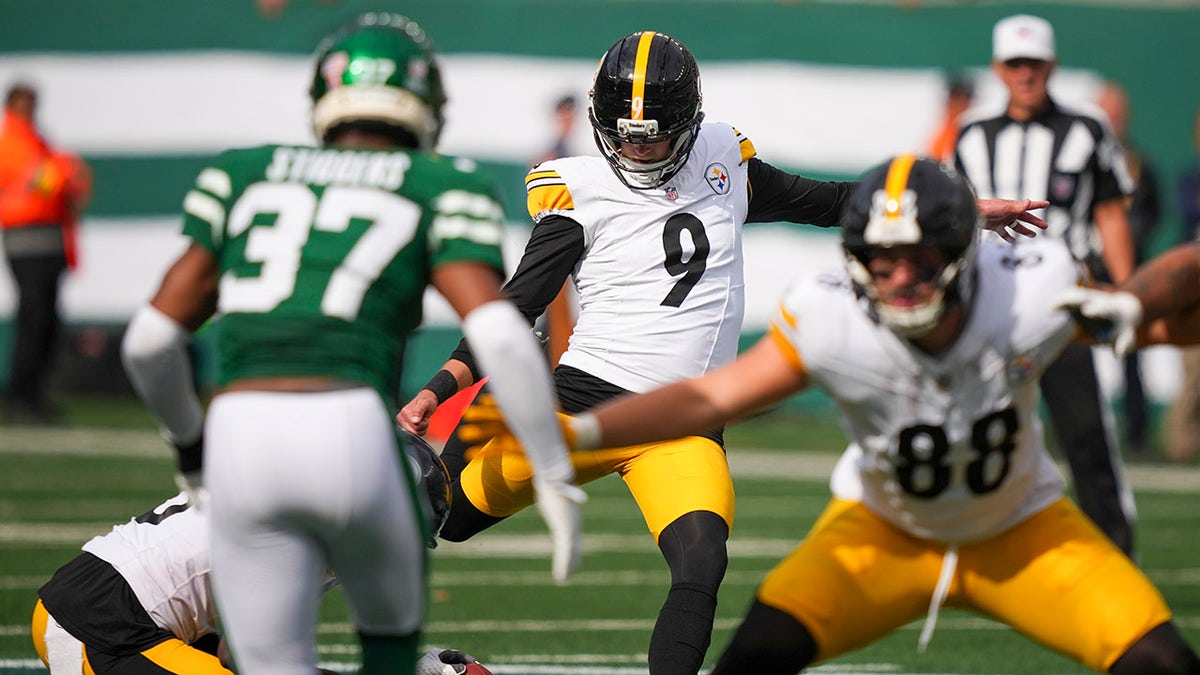 Chris Boswell kicks the ball