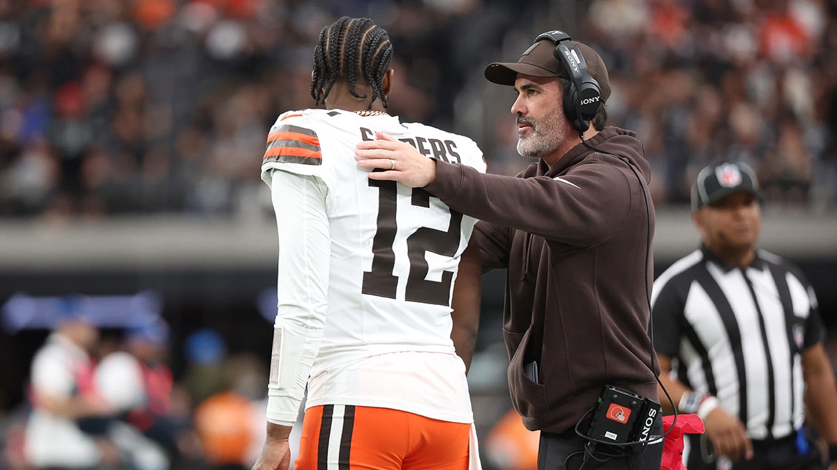 Kevin Stefanski talks ot Shedeur Sanders.