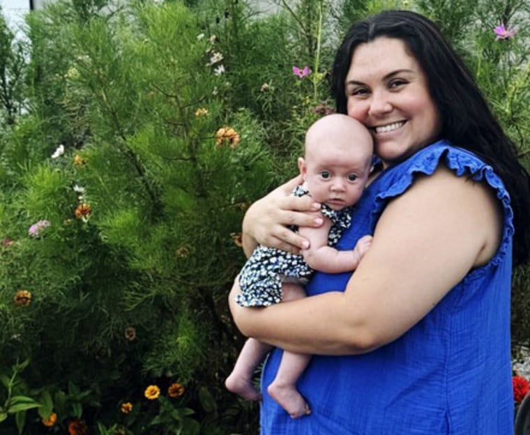 Hanna Everett with her daughter, Piper.