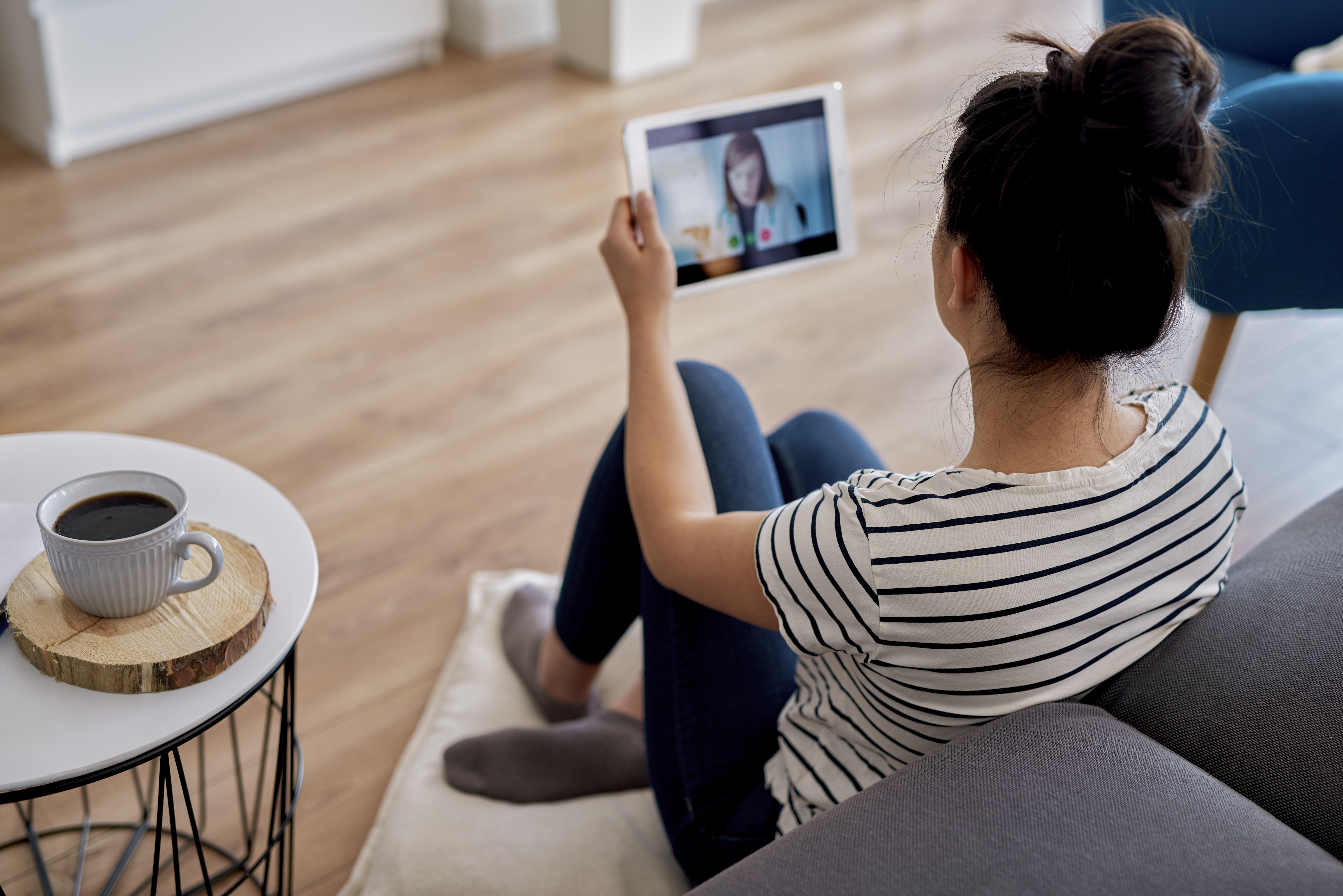 Brief glitches in video calls may seem like no big deal, but a new study suggests they can have a negative effect on how trustworthy a person is perceived to be. <br />‘/></p><p>Brief glitches in video calls may seem like no big deal, but new research shows they can have a negative effect on how a person is perceived by the viewer.</p><p>(Image credit: gpointstudio/iStockphoto)</p><p><img src=