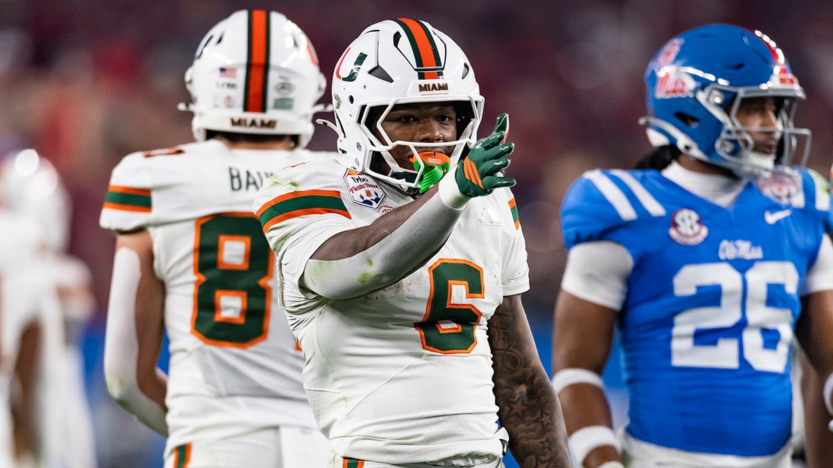 CharMar Brown signals first down