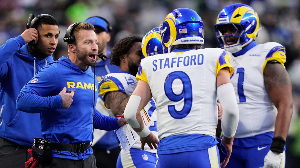 Sean McVay coaches Matthew Stafford