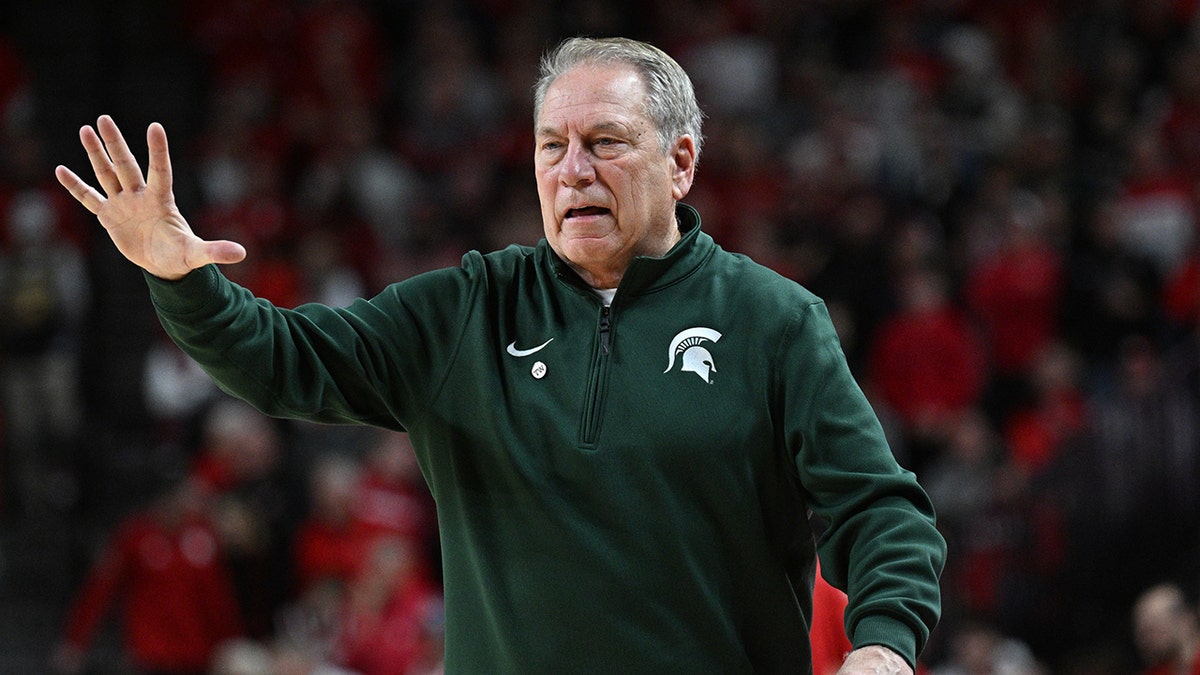 Tom Izzo looks on court