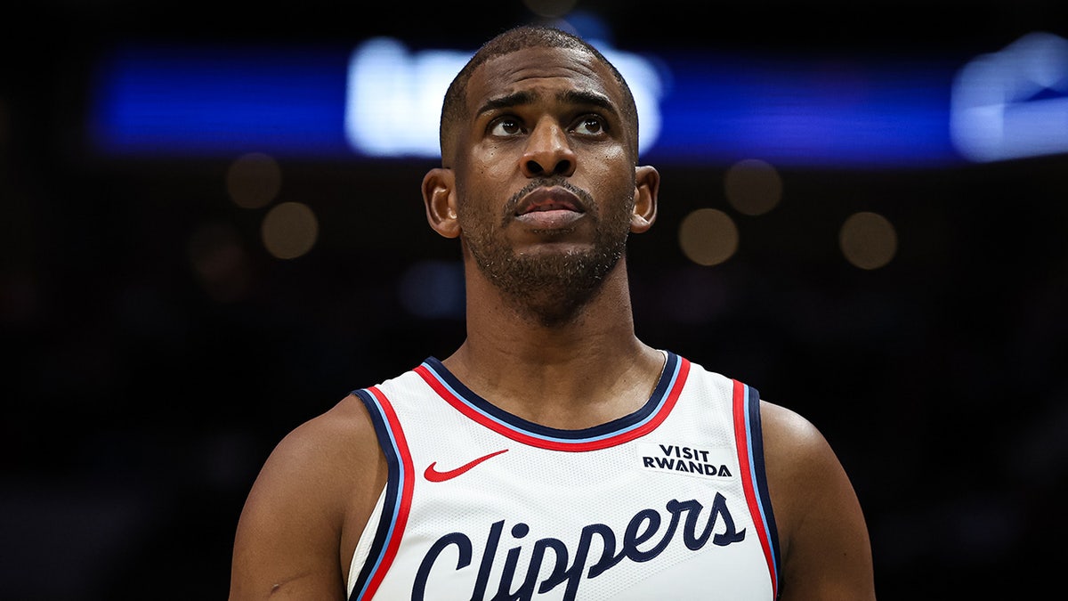 Chris Paul looks up on court
