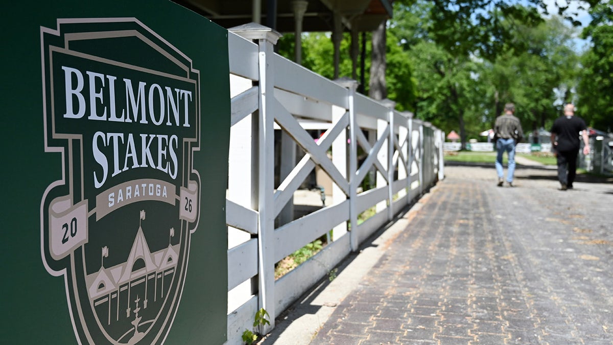 Belmont sign entering Saratoga