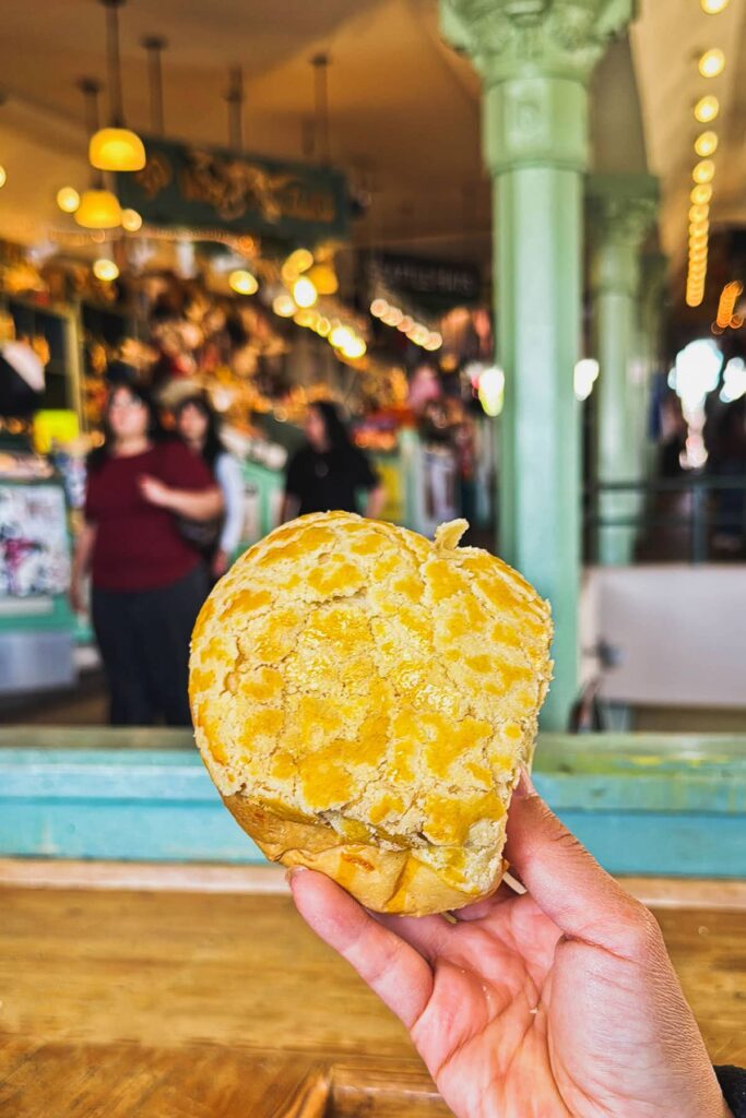 mee sum pastry pike place